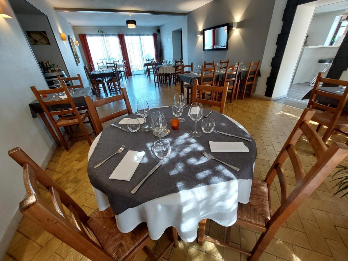 L'Accent - Hotel 2 Etoiles Et Restaurant - Logis Hotels Astaffort Bagian luar foto