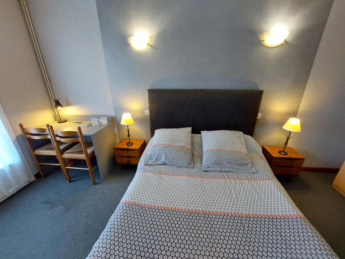 L'Accent - Hotel 2 Etoiles Et Restaurant - Logis Hotels Astaffort Bagian luar foto